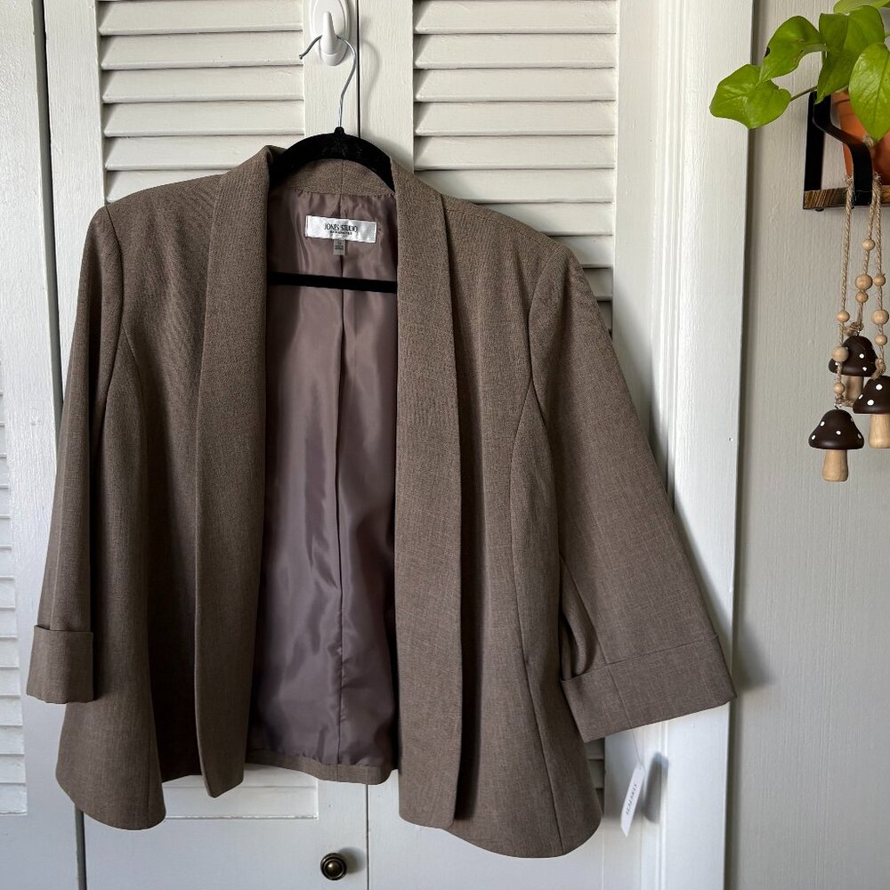NWT - Jones Studio Blazer - Size 14 - Stretchy!